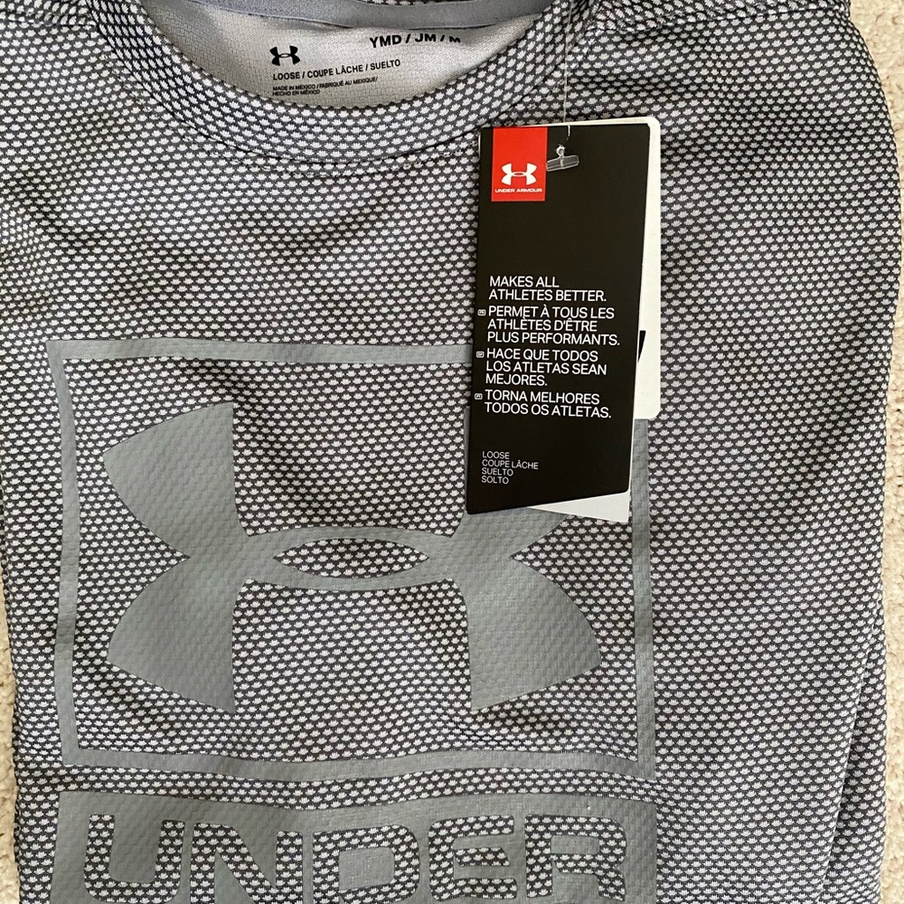 NWT Boys Under Armour Long Sleeve Top YM